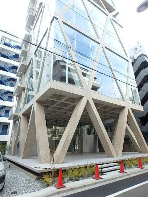 ＮＥＷＳ　Ｘ　御徒町エントランス①