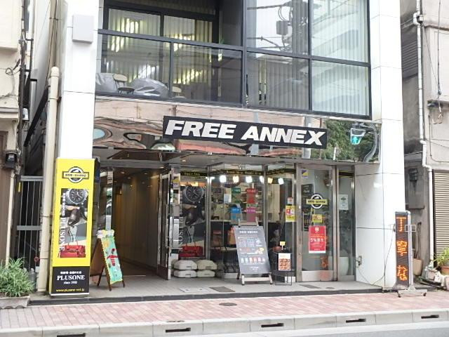 フリーアネックスビルエントランス①