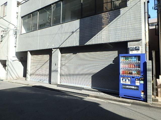 エントランス①