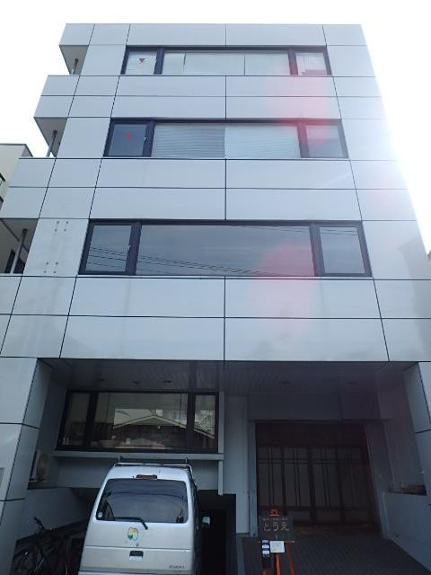 メックワンビル外観②
