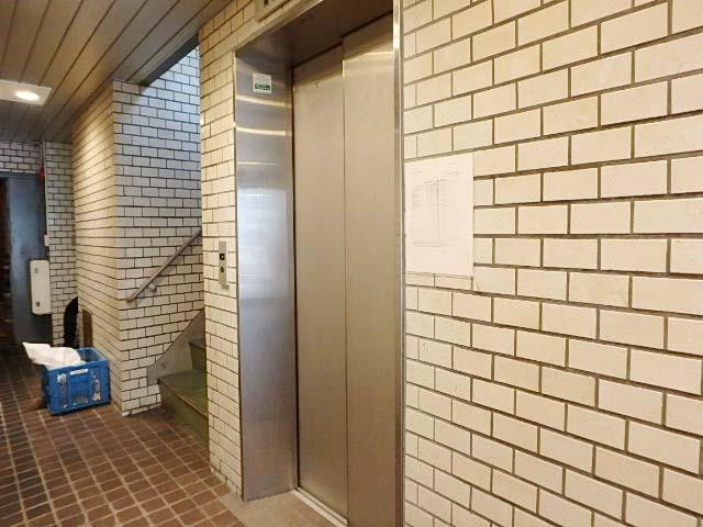 ホール②