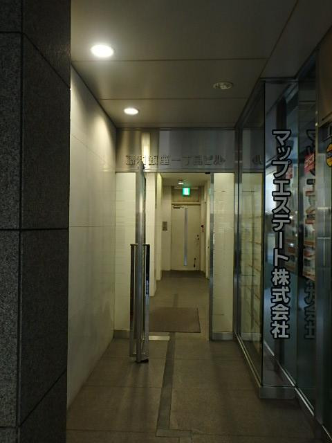 ホール①