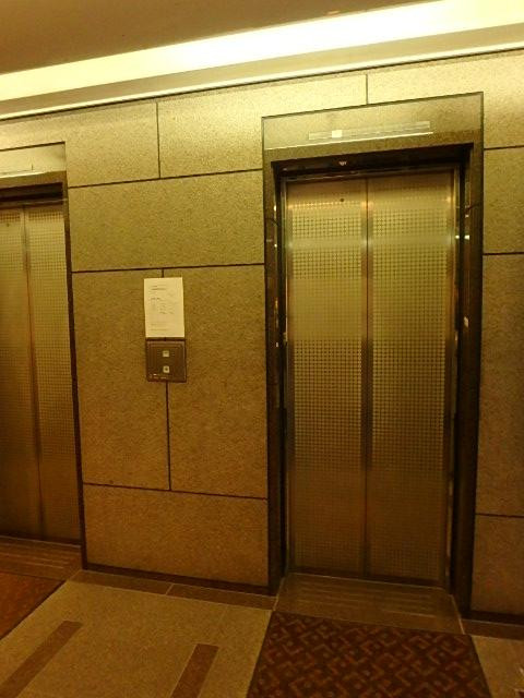 ホール②