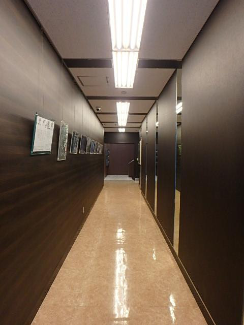 銀座サニービルホール①