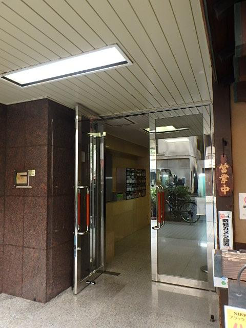 銀友ビルエントランス②