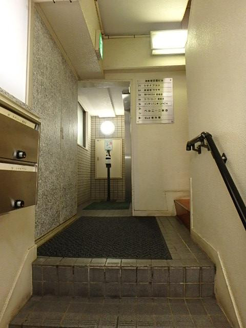 銀座歌茶屋ビルホール①