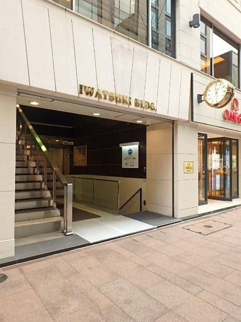 岩月ビルエントランス①