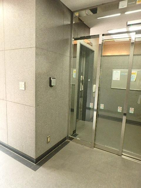 銀座石井ビルエントランス③