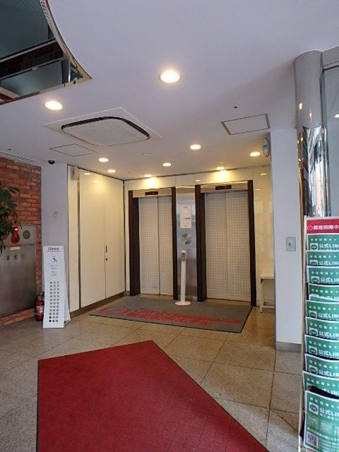 銀座全線座ビルホール①