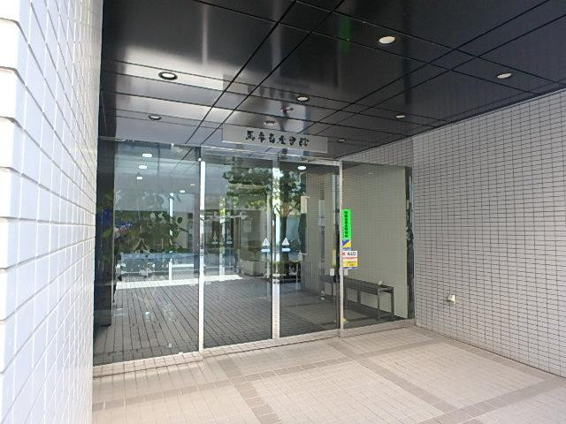 馬事畜産会館エントランス②