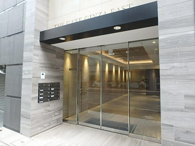 ＋ＳＨＩＦＴ　ＧＩＮＺＡ　ＥＡＳＴエントランス②