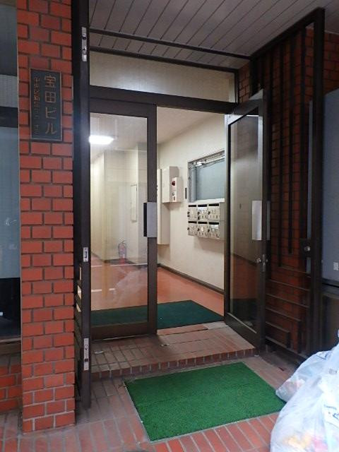 宝田ビルエントランス①