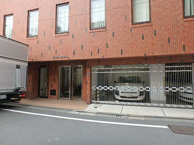 築地サンショウビルエントランス①