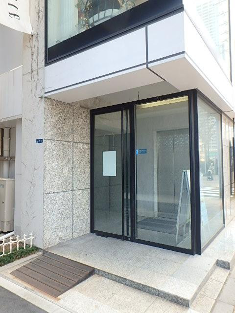 オーケンビルエントランス②