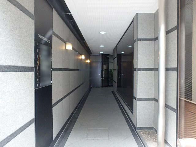 山一織物ビルエントランス②