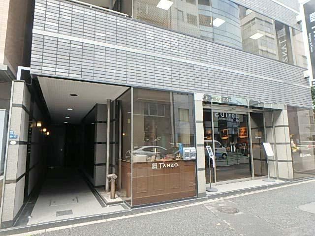 山一織物ビルエントランス①