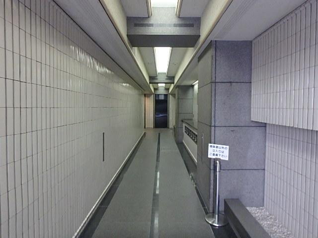 近江会館ビルエントランス③