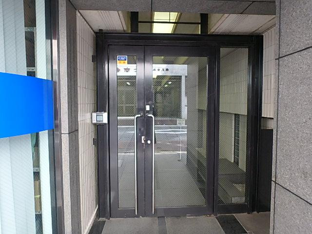 近江会館ビルエントランス②