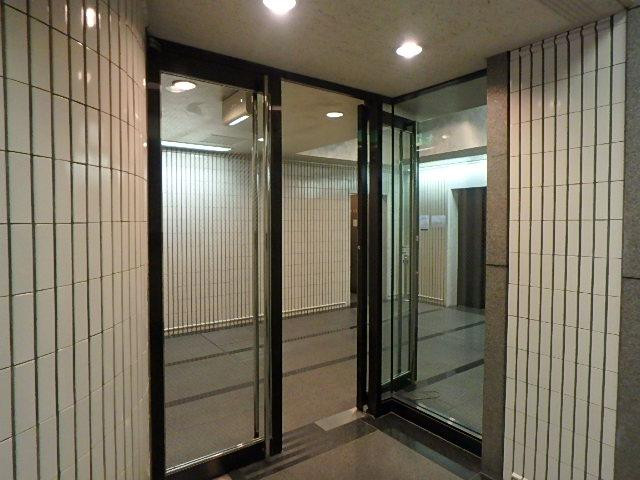 近江会館ビルエントランス④