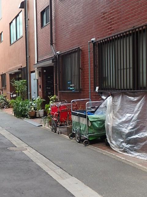 丸大ビルエントランス①