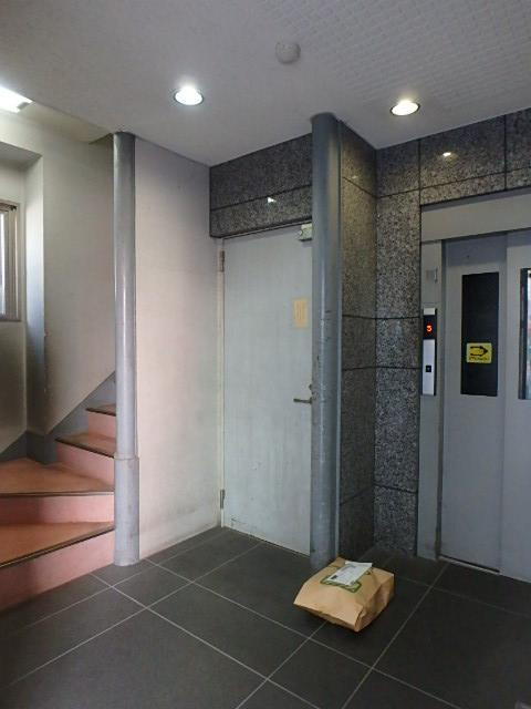 ホール①