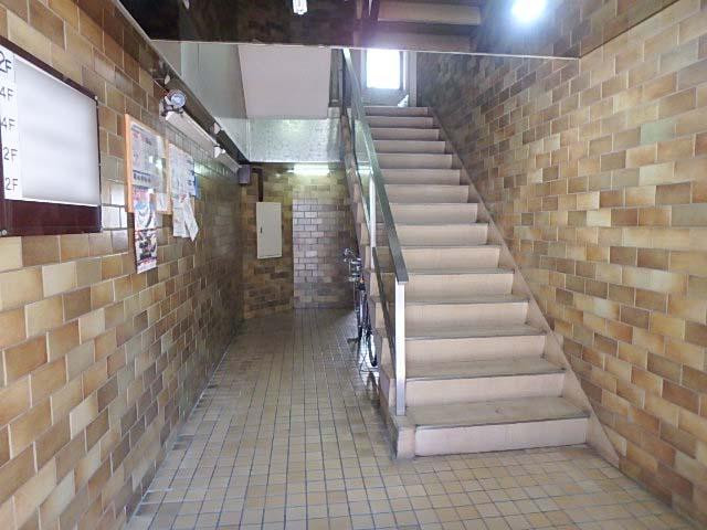 ニッシンビルホール①