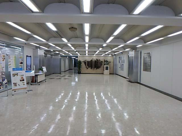 鉄鋼会館ホール①
