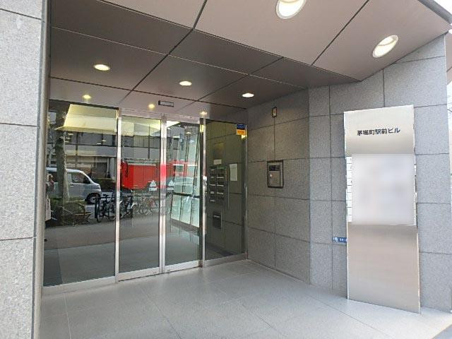 茅場町駅前ビルエントランス②
