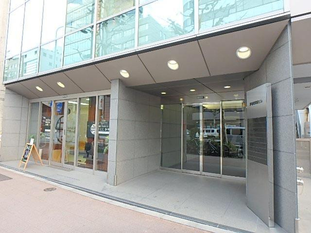 茅場町駅前ビルエントランス①