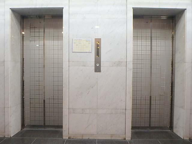 ホール②