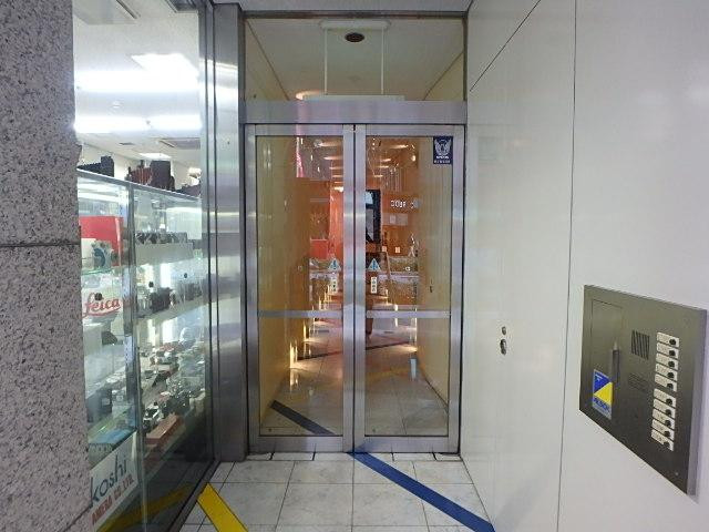 室一ビルエントランス②