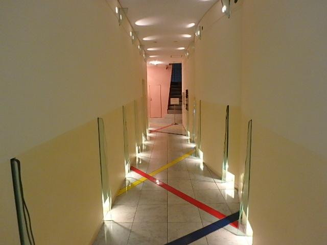室一ビルホール①