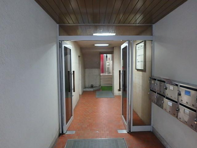 室四ビルエントランス②