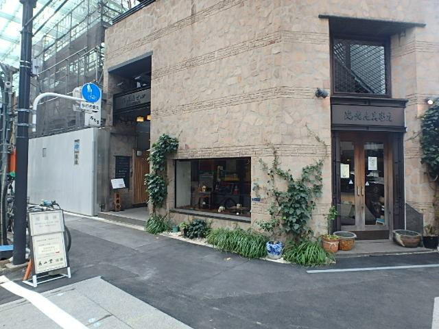 海老屋ビルエントランス①