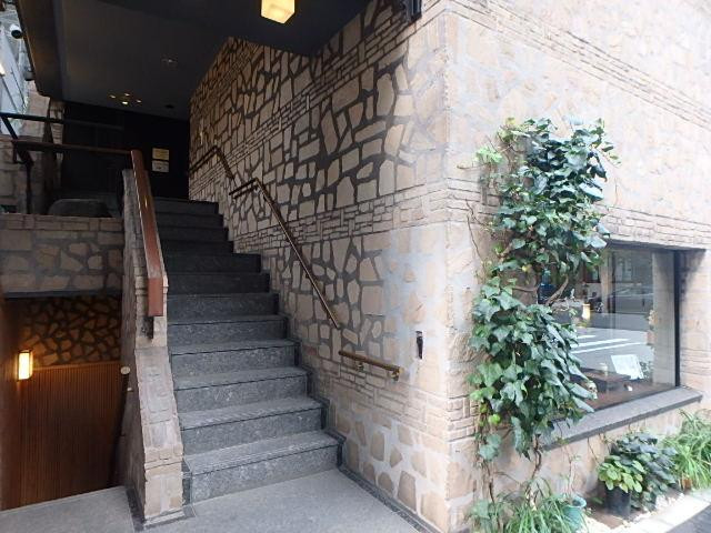 海老屋ビルエントランス②