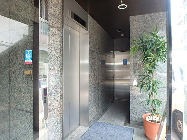 ホール①