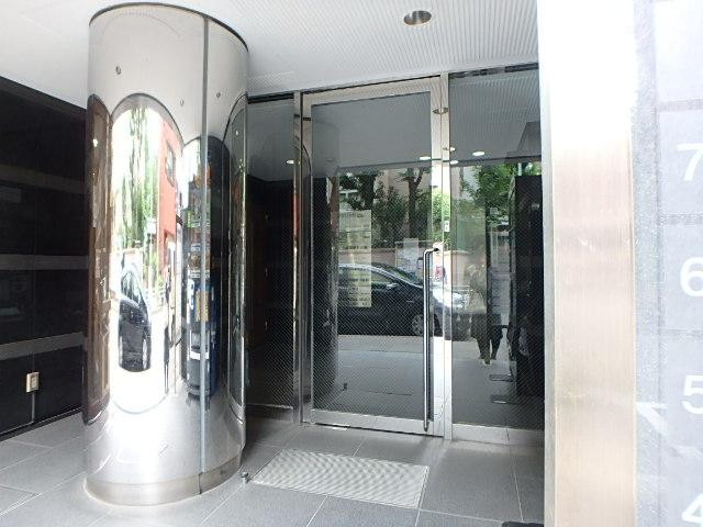 日本橋岡野ビルエントランス②
