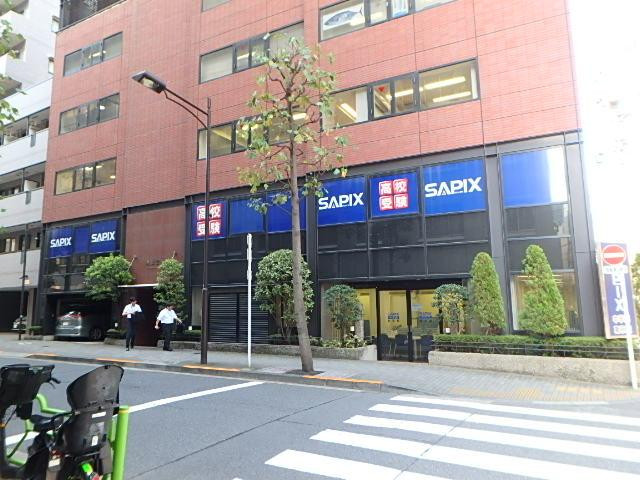 内山ビルエントランス①