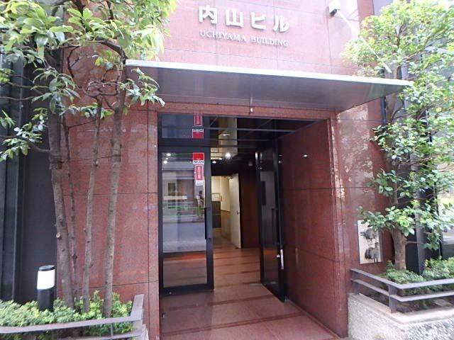 内山ビルエントランス②