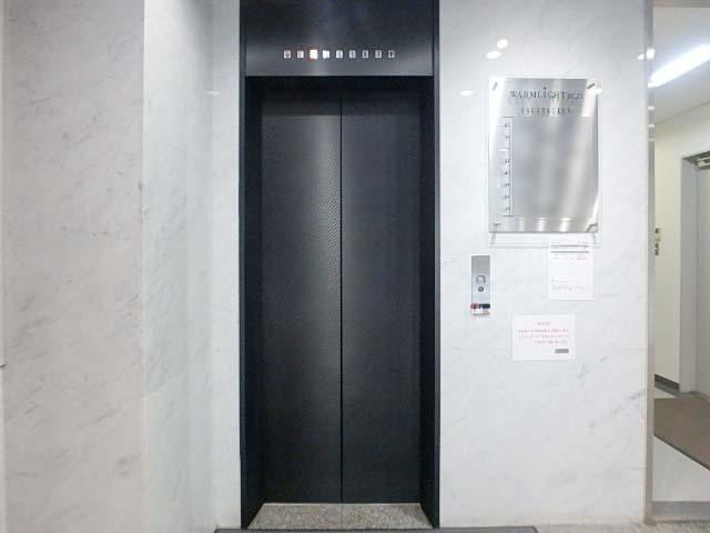 Ｂｏｕｒｎ　Ｍａｒｋ　Ｎｉｎｇｙｏｃｙｏ　ＢＬＤ．ホール②