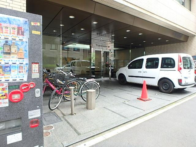 岩清日本橋ビルエントランス①