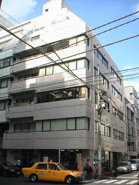 ホワイトビル外観①(メイン)