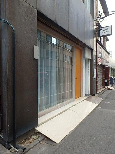 内田ビルエントランス①