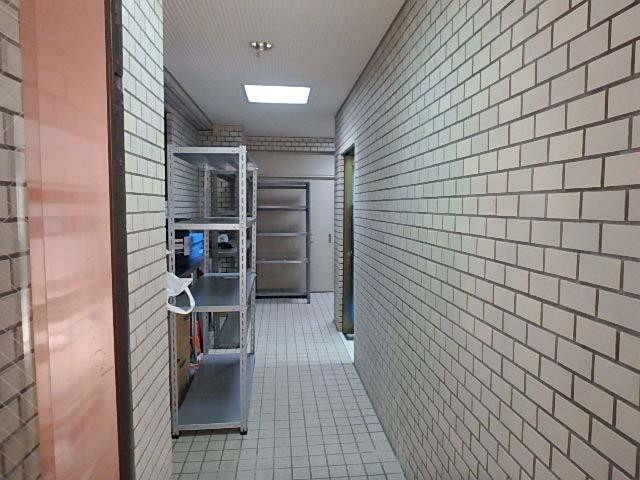 ホール①