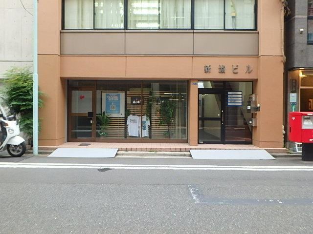 新城ビルエントランス①