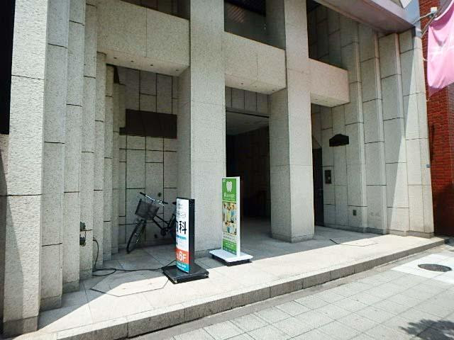 日本橋秋山ビルエントランス①