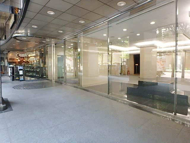 繊維会館エントランス①