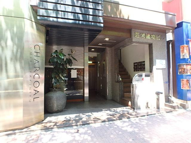 荘栄建物ビルエントランス①