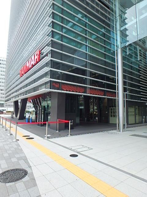 ＹＡＮＭＡＲ　ＴＯＫＹＯ／ヤンマートウキョウエントランス①
