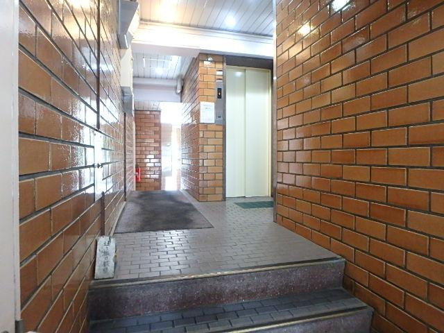 ホール①